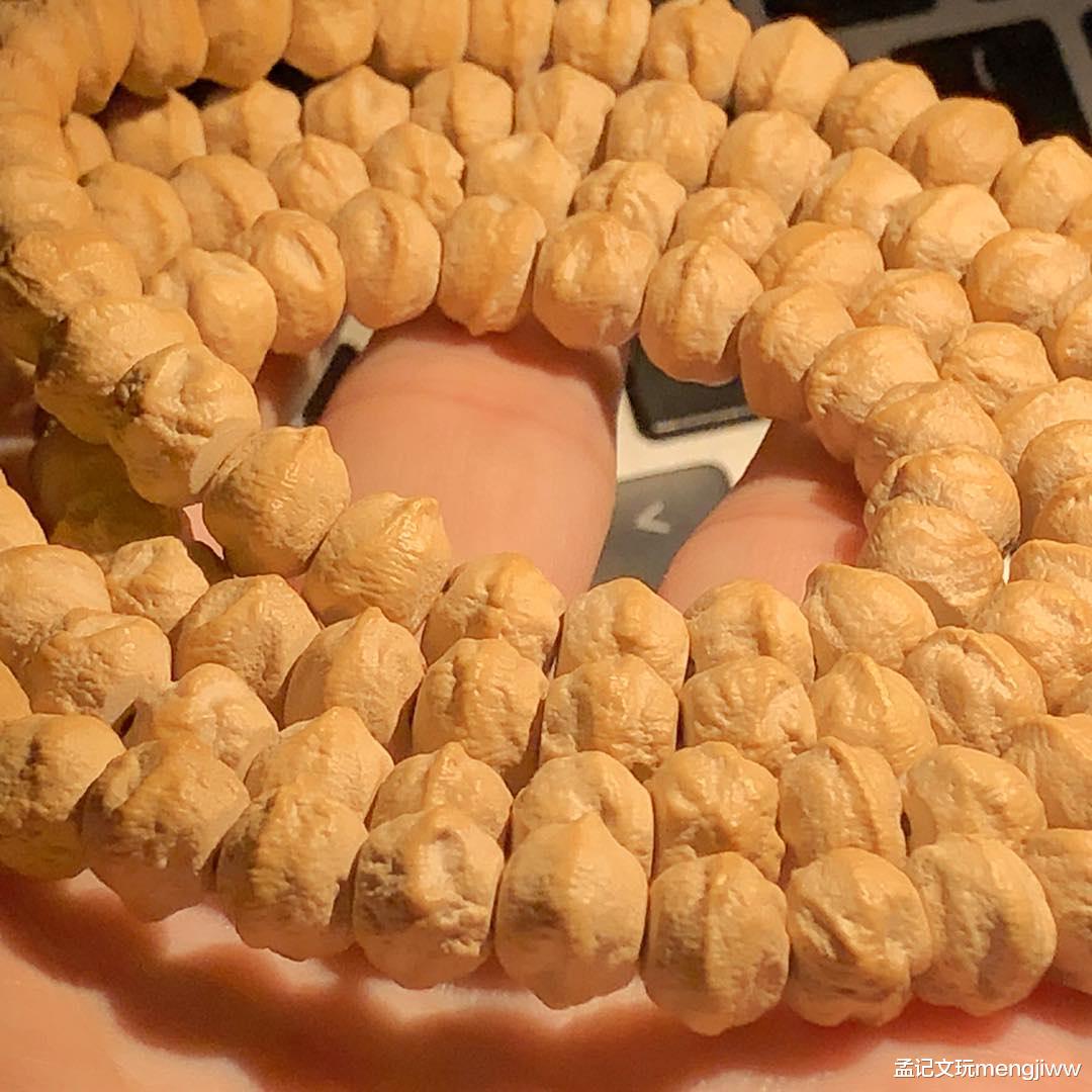 『』盘玩百香籽容易裂吗？到底应该如何盘玩百香籽？