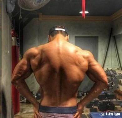 金钟国■44岁金钟国健身20年，肾却不行了？肌肉爆炸qu至今单身图个啥？