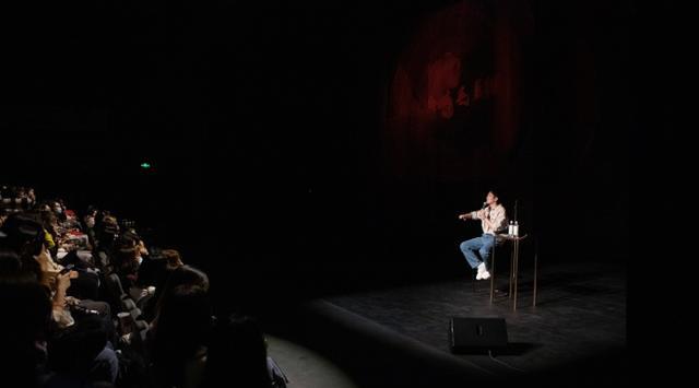 仝卓|仝卓举办的演唱会座无虚席，大师风范，赢好评