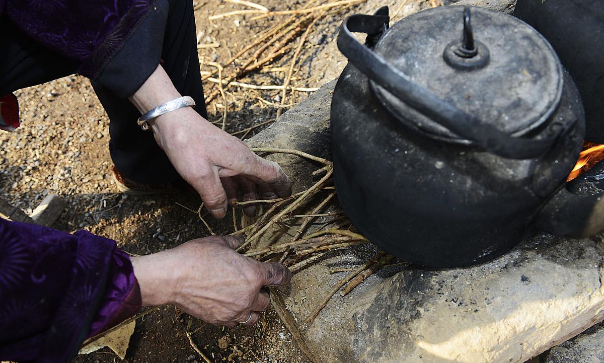 「肝脏」最伤身的“水”,并非隔夜水、千滚水,这5种水趁早拉入黑名单