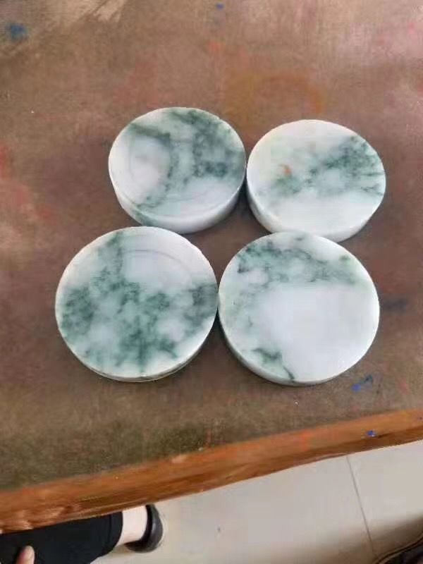 翡翠|早市1.5万淘的翡翠原石，一刀开出4条化冰种飘花手镯，美翻了！