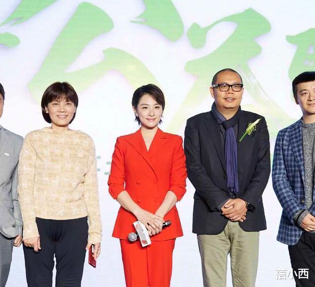 【空气刘海】刘璇这回美得真高调！穿红色西装套装配短发，奥运冠军气质太强了