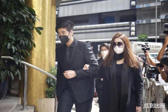 何超盈|何超盈晒瘦身成功照,狂甩掉半个自己,无意曝光赌王外孙女正脸照