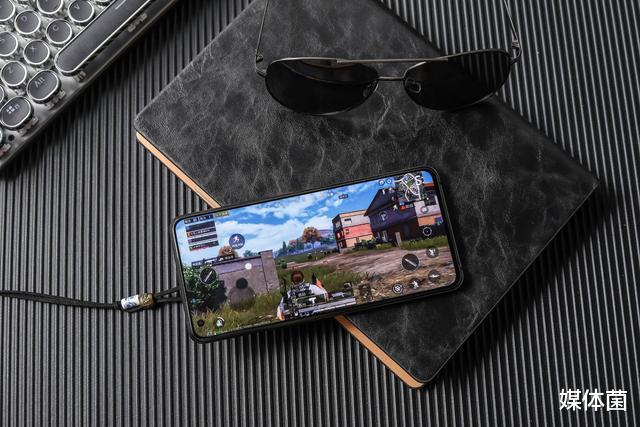 iqoo|强势霸榜！9月旗舰手机性能排行榜出炉，前五vivo占据三席