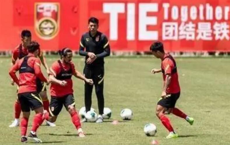 #武磊#最近2天，中国球迷连续收到3个好消息！武磊双喜临门