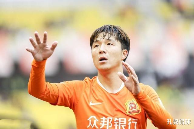 『李铁』李铁国足后防一位置有望换血！卓尔悍将或被重用，他有望成为黑马