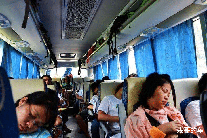 旅行|中国式旅游图鉴：“上车睡觉，下车拍照”，毕竟“来都来啦”