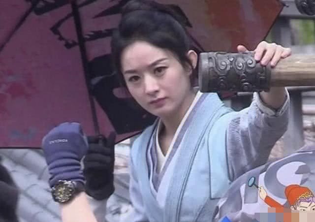 【赵丽颖】《有翡》杀青合照，赵丽颖周洁琼张慧雯同框，终于能对比三人美貌