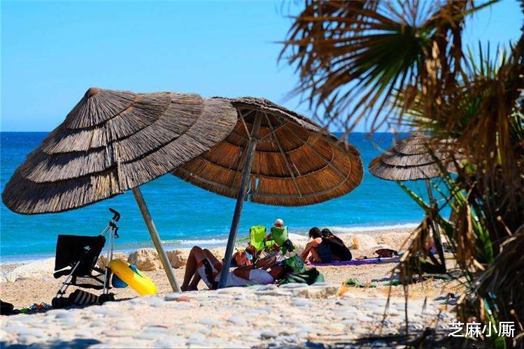 沙滩|欧洲的“天体沙滩”,为何中国游客都不爱去?国人:不适合我们去