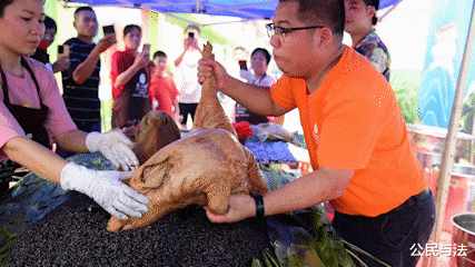 粽子▲你见过588斤的大肉粽吗？它包进了一个牛头和一整只猪