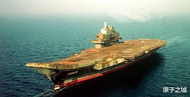 辽宁舰▲美国列出全球最差航母，印度忍不住笑出了声，辽宁舰排名太荒谬