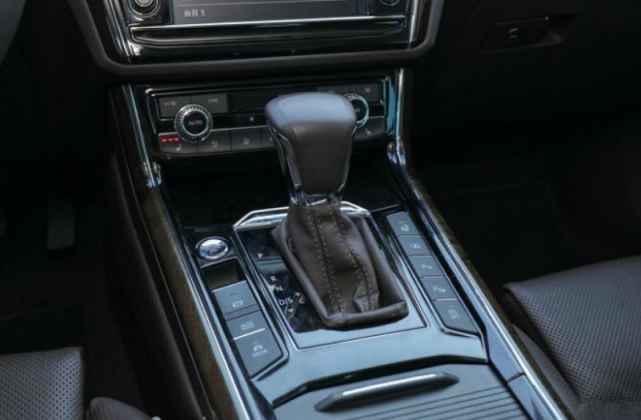 #奥迪Q3#34万跌进20多万，配2.0T 224马，坐着比A6L舒服，却无人赏识