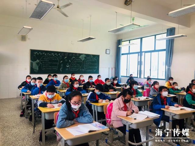 #中学#浙江的这些小学生开学了！上课、吃饭是怎样的呢？