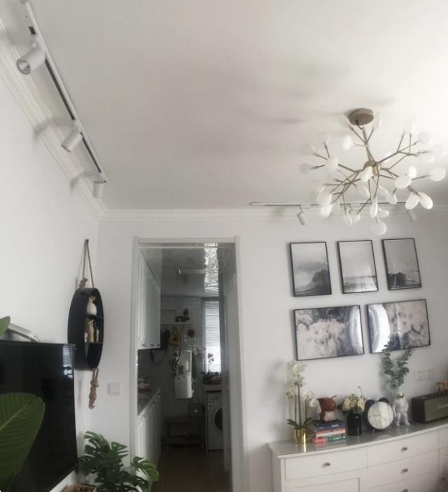 「」晒晒我40㎡小蜗居，进门正对厨房，客厅只有6㎡，一样很温馨！