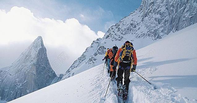 「玉龙雪山」珠穆朗玛峰早被登顶，云南玉龙雪山至今无人登顶？今天算明白了