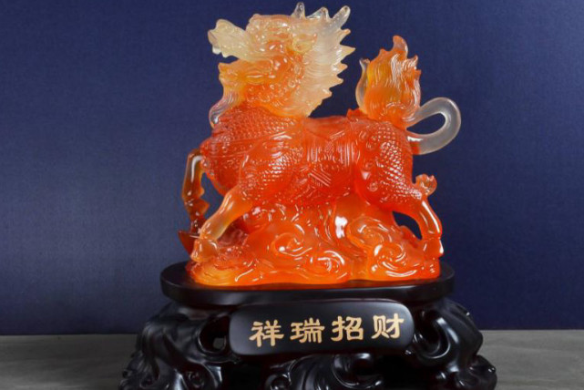 生肖|未来2个月有贵人出手相助，事业底层翻身，可以赚到钱的3个生肖！