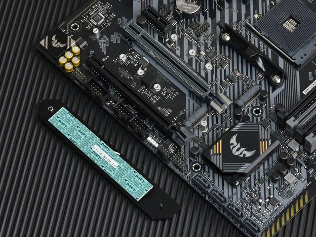 小米科技|超值座驾升级再战！华硕电竞特工B450小板评测