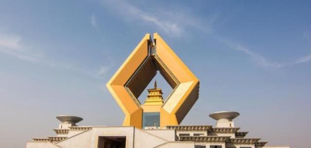 寺庙|中国南北两大寺庙，一座门票120元游人如织，一座0门票却少有游客