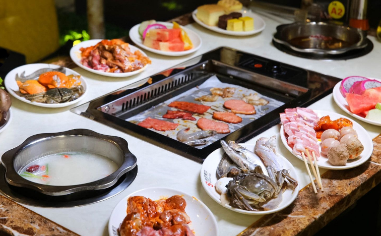 「烤肉」吃烤肉，服务员不停的问你“换纸不”？实际是暗示，不懂别乱回答