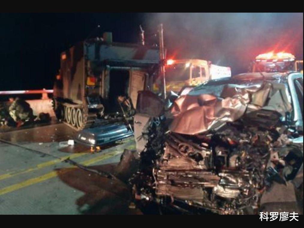 美军|驻韩美军又闯祸，15吨履带装甲车与SUV惨烈相撞，4名韩国人死亡