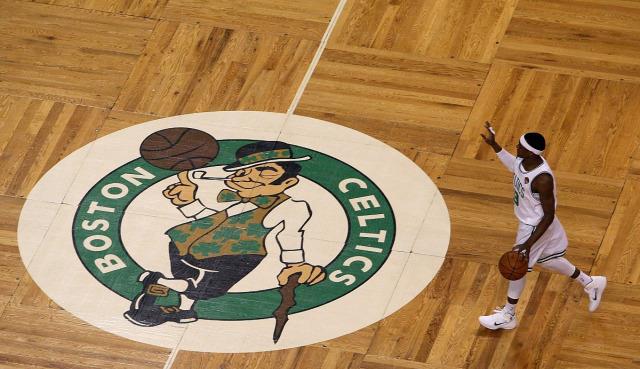 湖人队■08年湖人输给凯尔特人，湖人到底输在哪里？科比数据如何？