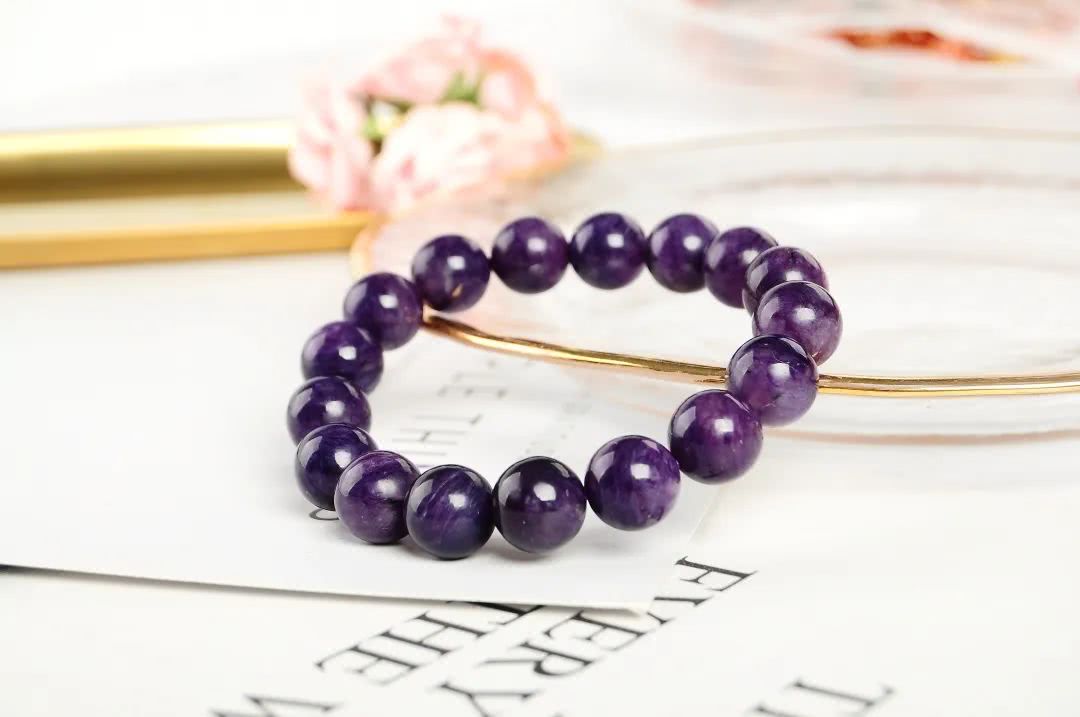 【生肖】6月桃花暴涨，旧情复苏归来，将能和旧爱冰释前嫌，余生不离