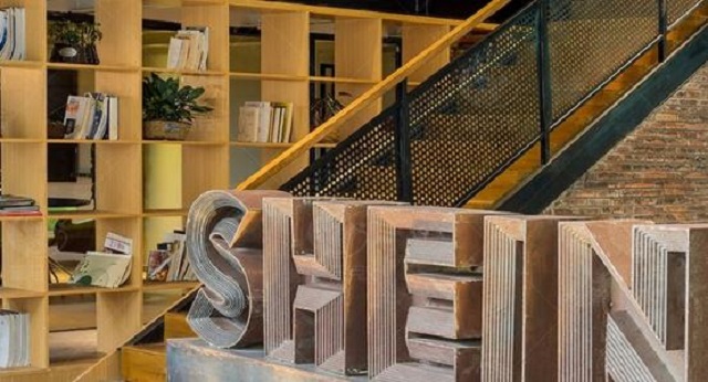 电子商务|明明是中国电商巨头,偏取个英文名字,一年卖掉300亿的衣服