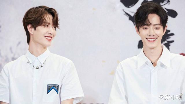 「王珂」创三学员感情有多好？王珂给淘汰学员比主题曲手势，让人感动不已