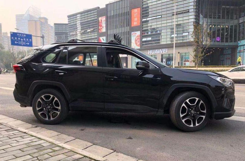 传祺GS4|丰田又大获成功！一箱油跑900Km，30天卖19181辆，迟早逼死途观