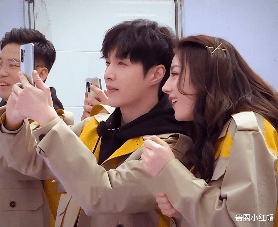 张艺兴宣布退出《极限挑战》,谁留意热巴的新动态?暴露两人关系好坏