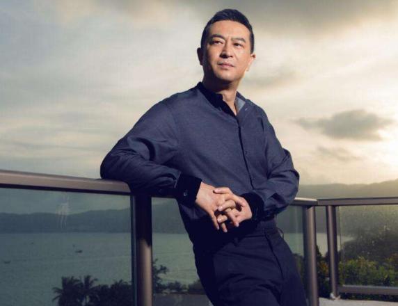 王千源|38岁夺影帝力压郭富城，刘德华直呼佩服，曾陷入6千万片酬风波