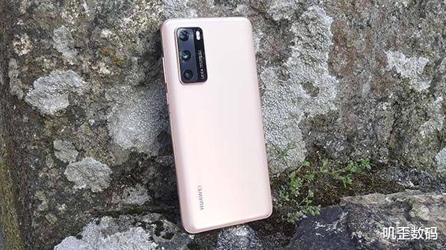 余承东▲余承东发力了，华为Mate30 Pro降至“新低价”，网友：等到了！