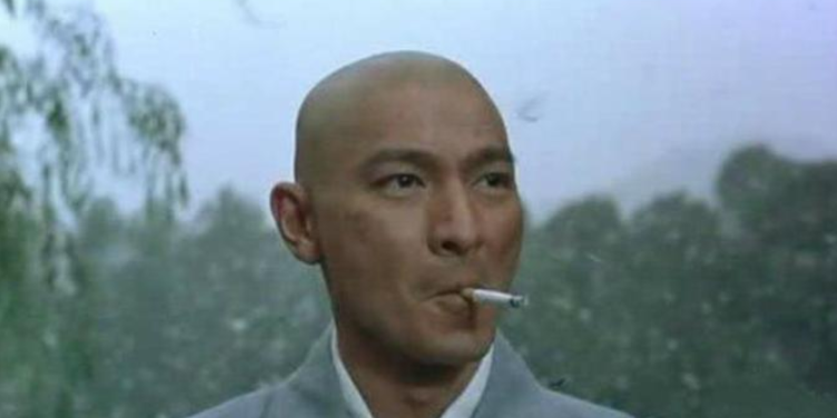 黄渤|身价上亿的明星都在抽啥烟？黄渤的一包10块，胡歌是68，而他一根就3万！