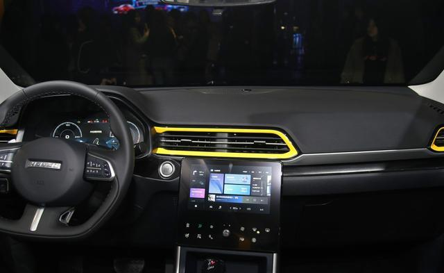 哈弗f5▲长城打造“小黑豹”,长近4.5m配双色车身,比皓影漂亮,7.98万起