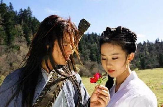 黄晓明|刘亦菲嫌他丑拒绝合作，黄晓明公开抢走主角，如今的他让人高攀不起