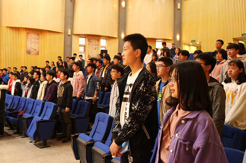 大学|中国第一专科生曹晓洁：高考仅385分，没毕业就被世界500强公司录用