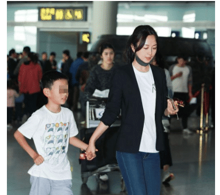 战狼3|女星拍戏时“意外怀孕”，如今孩子已经10岁，至今仍不知爹是谁！