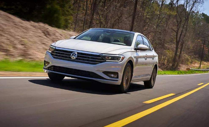 「大众汽车」一汽大众与上汽大众有多大差距？一个是硬技术，另一个是实力吹牛