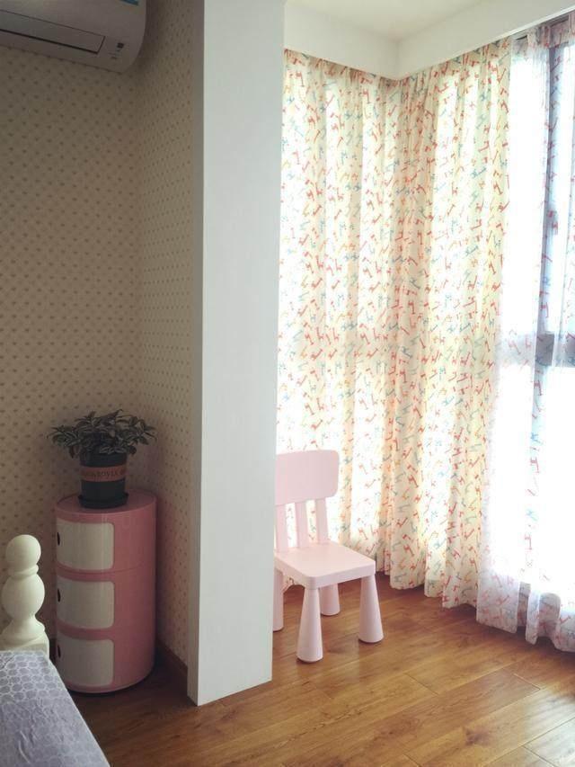 |去了趟闺蜜刚入住的新家，头一次看到梳妆台在阳台，创意很独特