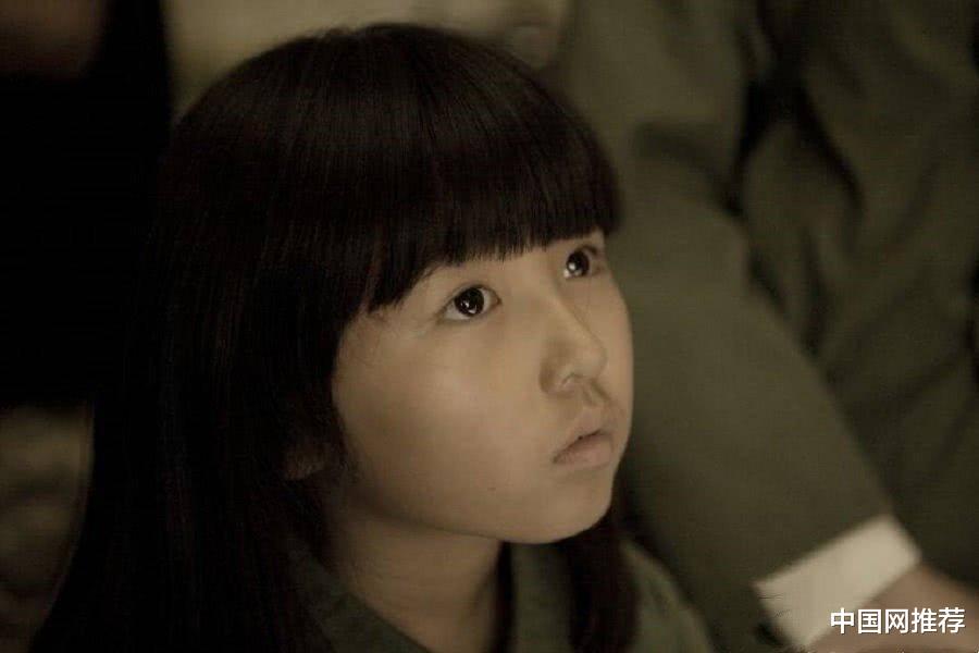 []张子枫全力冲刺高考，大清早起床背课文，录节目也不敢放松