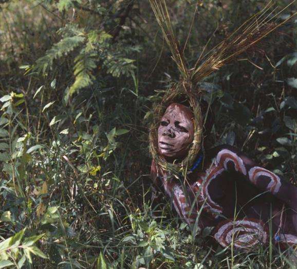 ▲世界上最古怪的部落，全部落300人是瞎子，出生3个月就失明