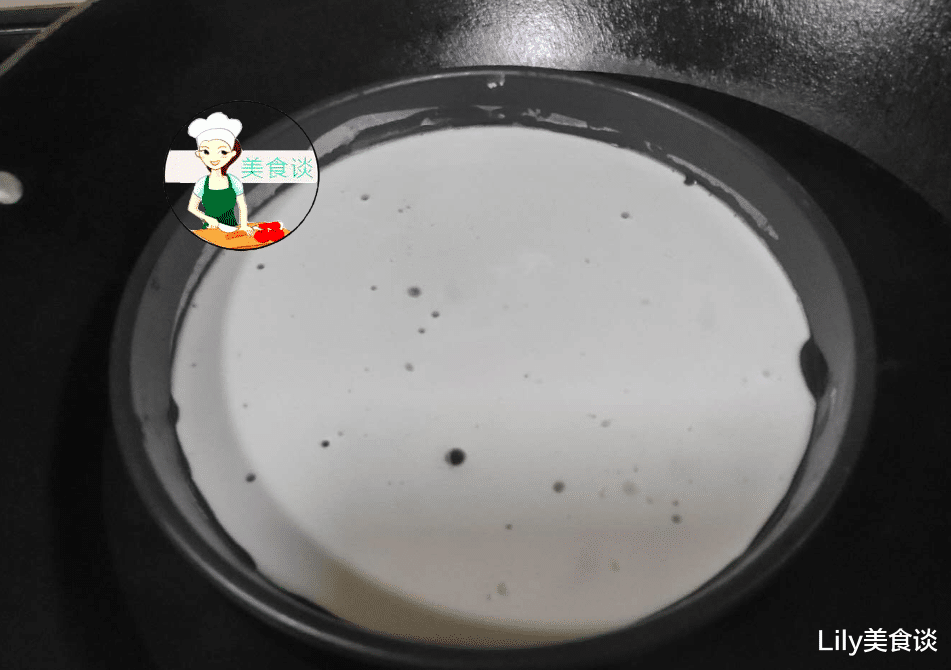 ：天越热，早餐就越馋这美味，蒸一蒸卷一卷，软滑Q弹，儿子吃嗨了