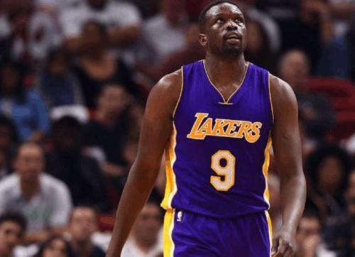 「科比·布莱恩特」巅峰科比交易价值几何：07年要求被交易，各球队报价令人惊呆嘴巴