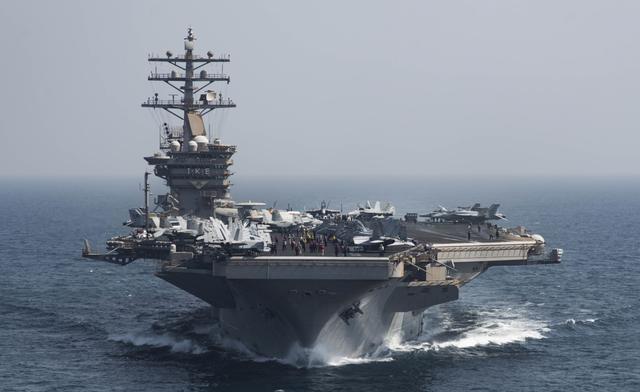 伊朗▲大批战机趁夜色飞向海峡，美航母进入一级战备，白宫呼吁大国冷静