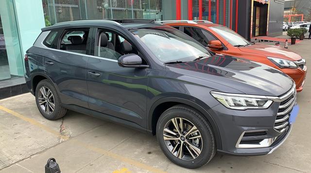 「比亚迪宋」让人自豪的“中国造”!静如图书馆,配自动挡+四轮独悬,8.98w起