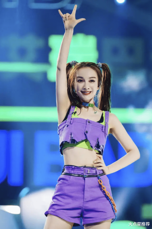 【吴昕】吴昕瘦身成功堪比“整容”,看她穿上儿童背心,这腰怕是被上帝吻过