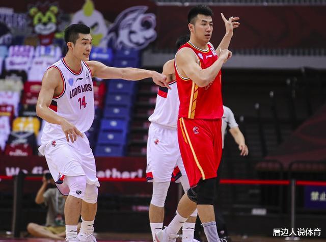 #邹雨宸#6中5轰15+6！男篮天才内线复活：转身暴扣+补防大帽，大郅很欣慰