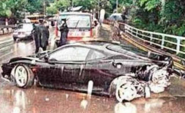 『刘丹』2000年，\香妃\被甩车外身亡，葬礼上哭到昏厥的\男友\萧剑怎样了