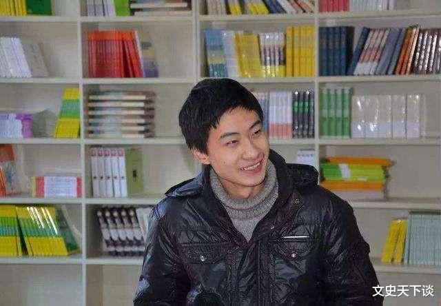 文史天下谈|母亲瘫痪、父亲精神分裂，6岁患有心脏病的小伙，高考744分上清华
