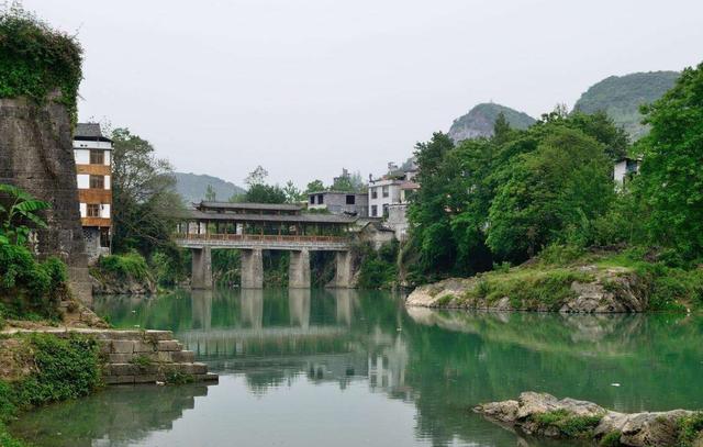 「穷游」我国适合“穷游”的城市，景点几乎免费，而且还是新一线城市